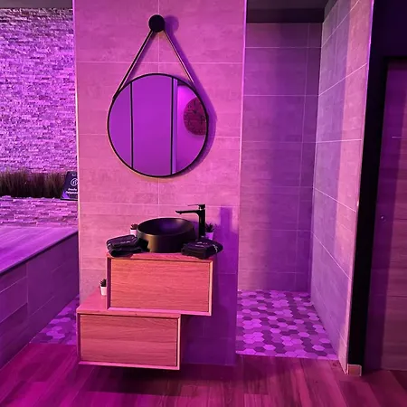 Maison Charmante Avec Jacuzzi A - Ideale Pour Un Week-end